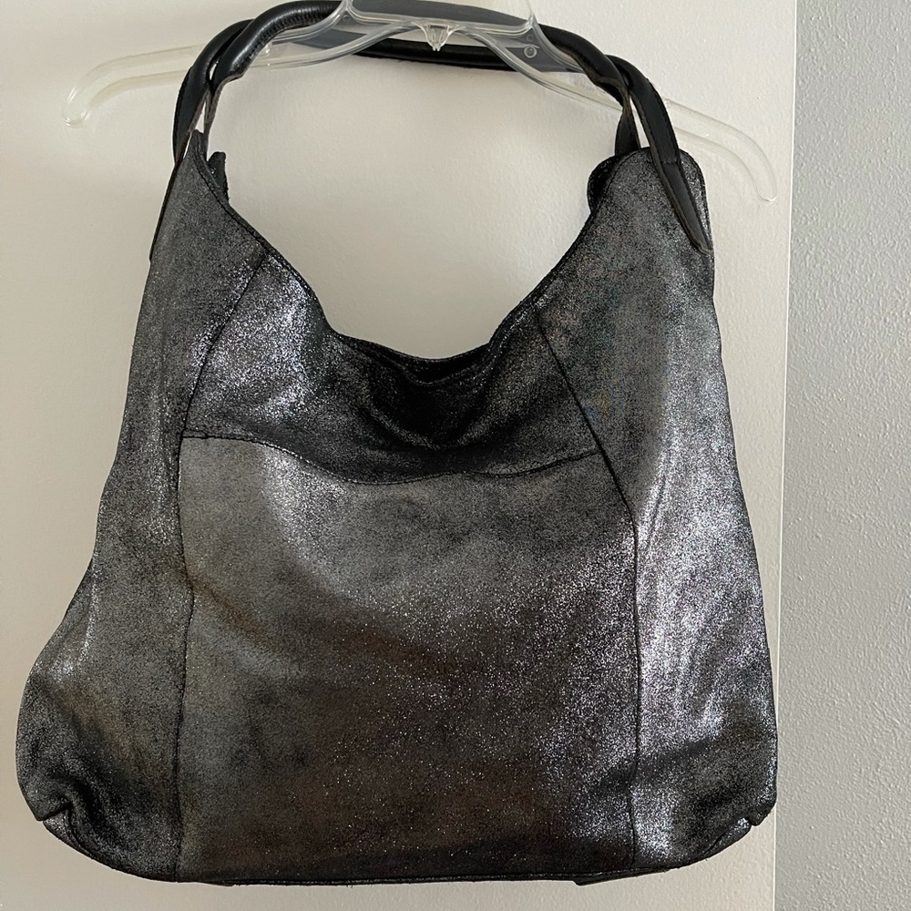 SILVER METALLIC LEATHER SHOULDER BAG BY SONDRA ROBERTS !!